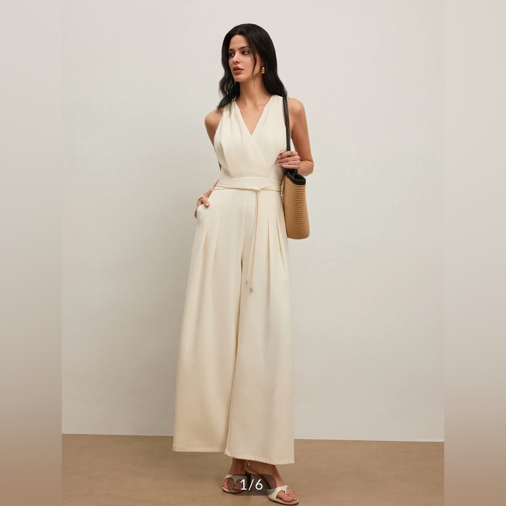 NWT Commense Off-White Halter Jumpsuit - Belted
V-Neck - Size M - Picture 1 of 13